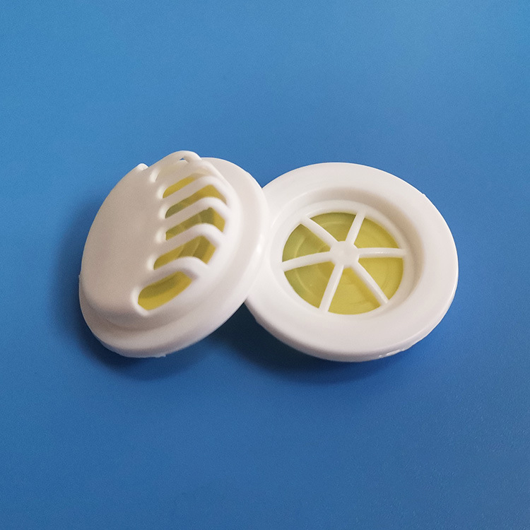 One-way breathing valve for face masks